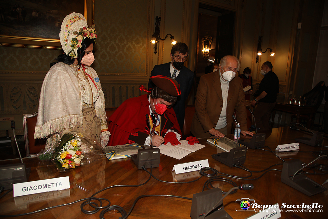 VBS_0837 - Investitura Ufficiale di Gianduja e presentazione Giacometta.jpg
